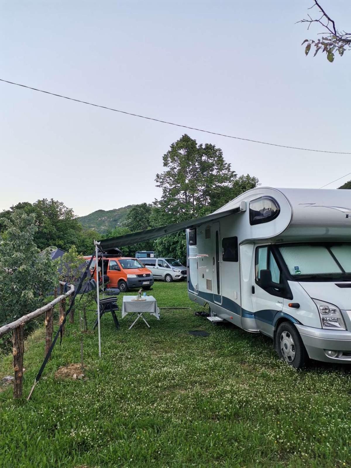 Hotel Camp Oaza,Lipa Cetinje Exteriér fotografie