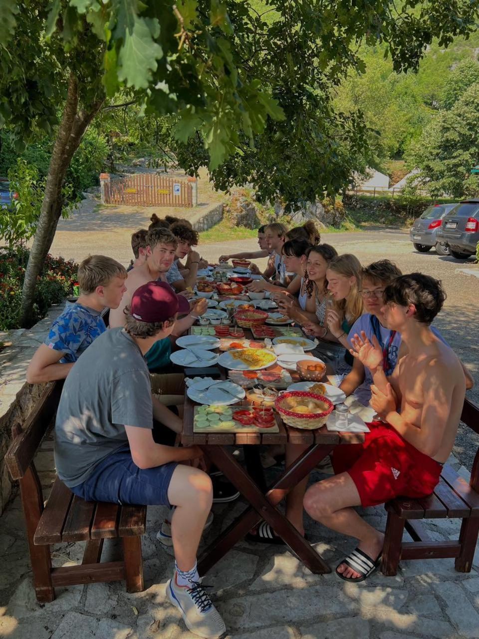 Hotel Camp Oaza,Lipa Cetinje Exteriér fotografie